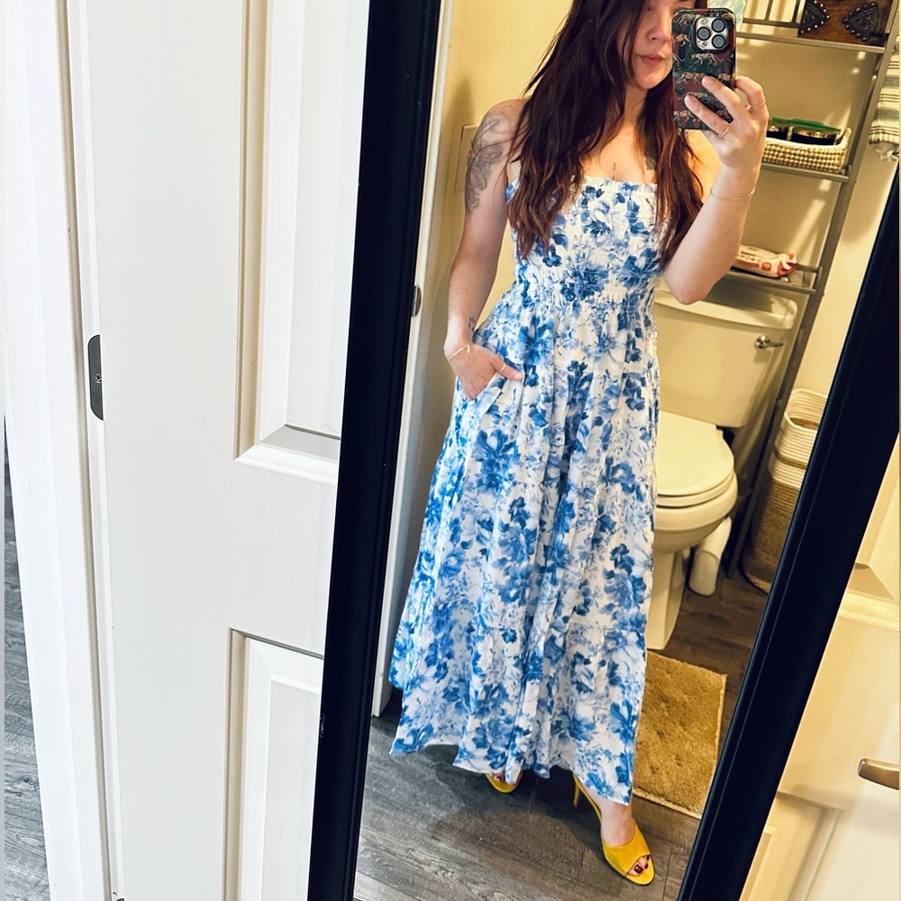 Abercrombie & Fitch Blue and White Sundress- NWOT